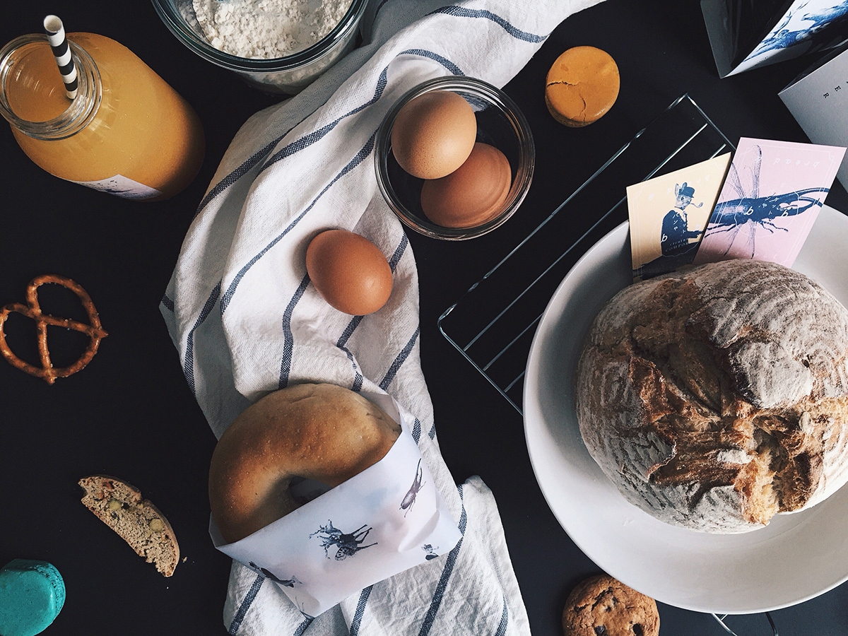 概念化早餐，面包與餅干食品飲料包裝設(shè)計