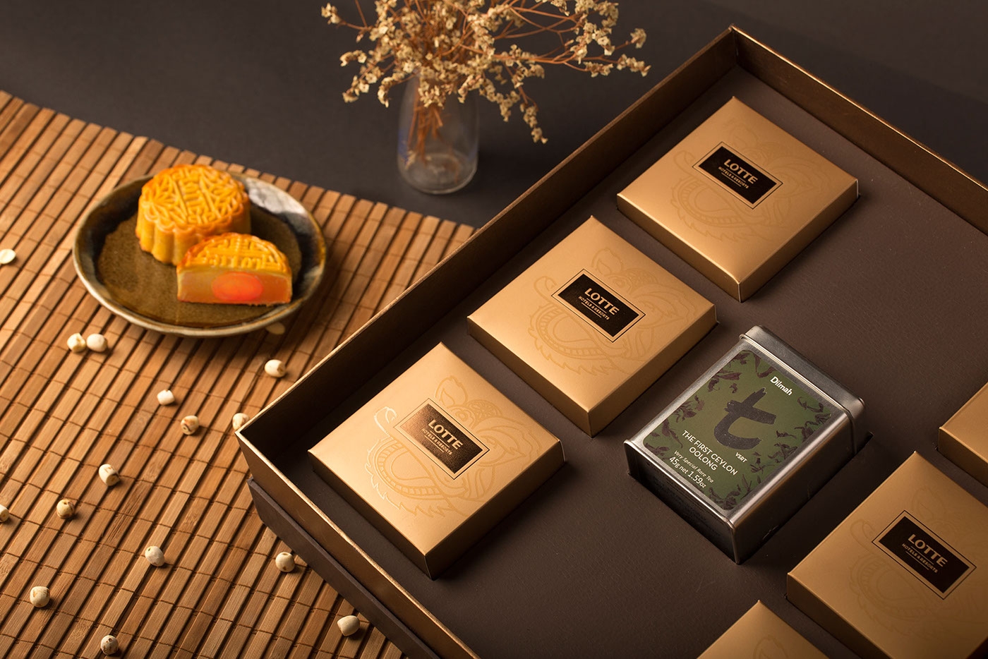 樂天度假酒店的中秋月餅禮盒包裝設(shè)計(jì)