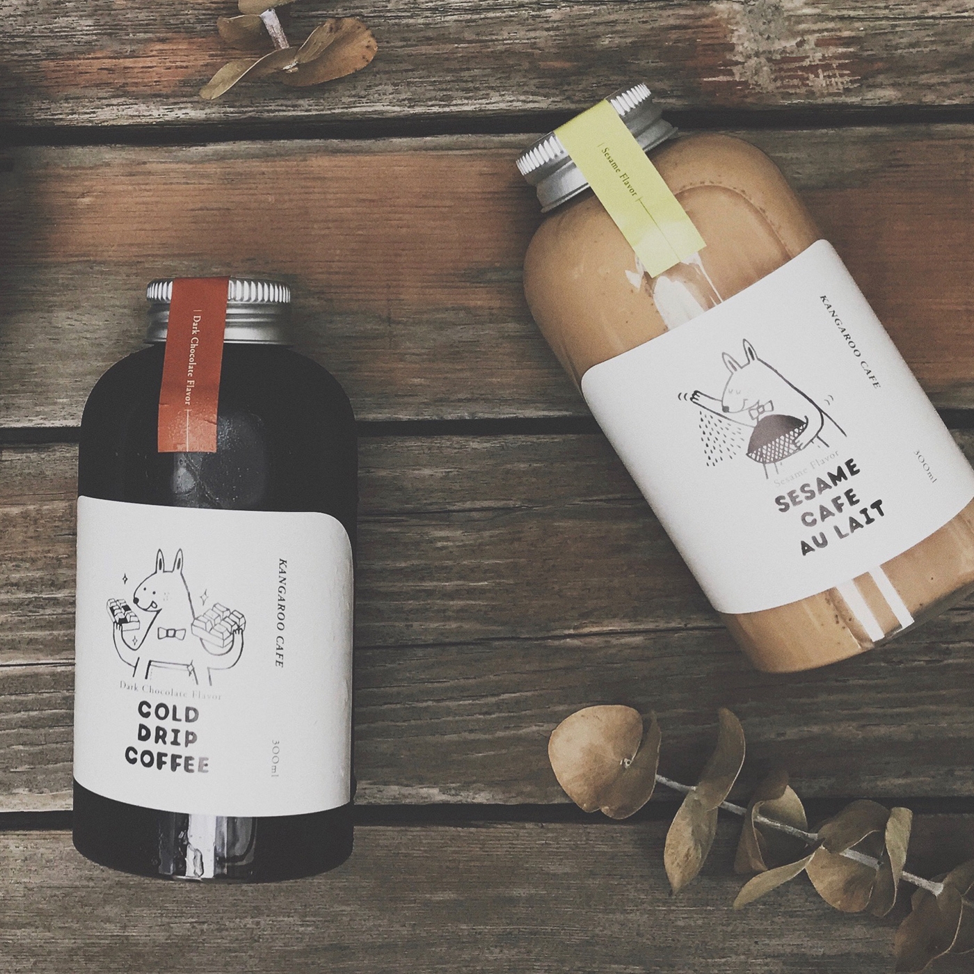 黑巧克力、水果風味、芝麻歐蕾三種不同的咖啡包裝設計