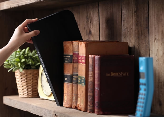 可以放到書架上的椅子|生活創意家居設計